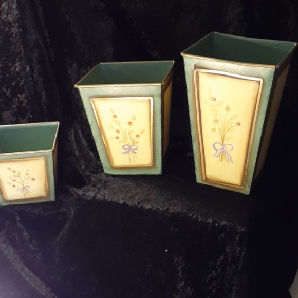 Metal flower pots - Picture 2 of 2